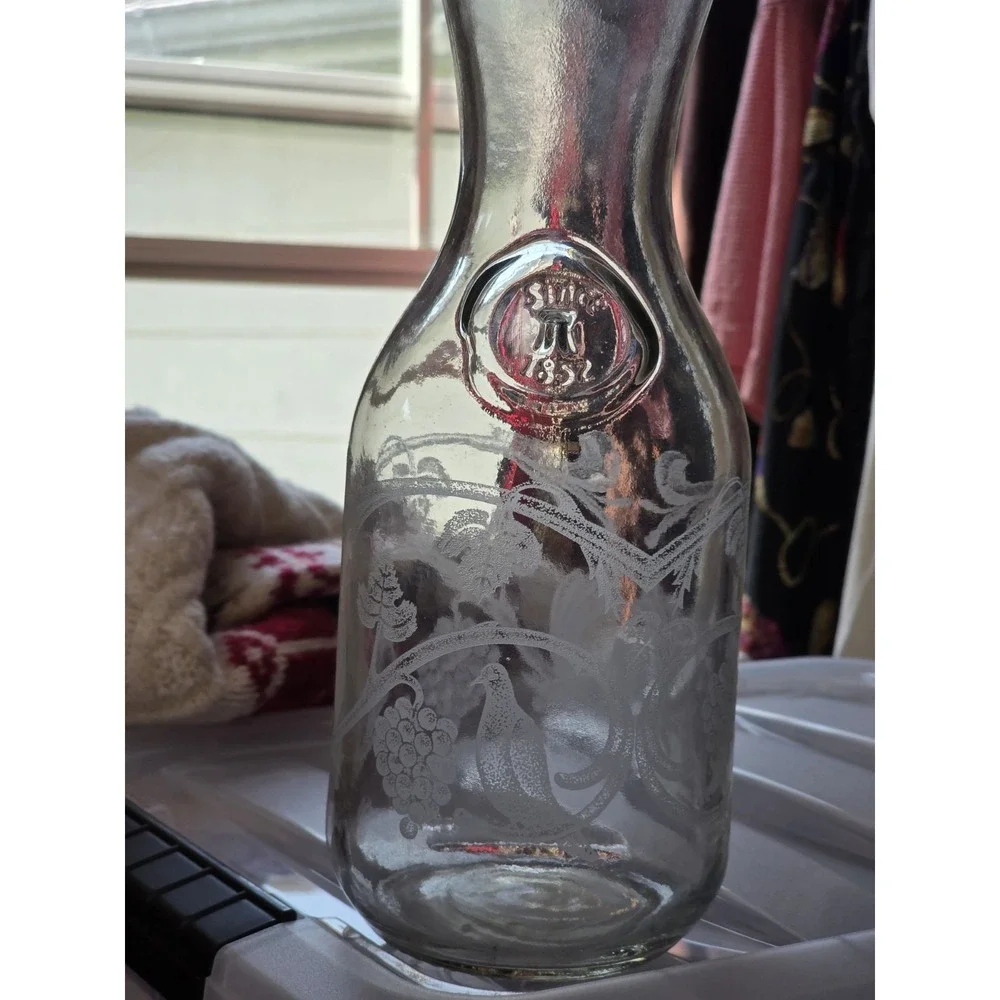 antique wine carafe decanter‎